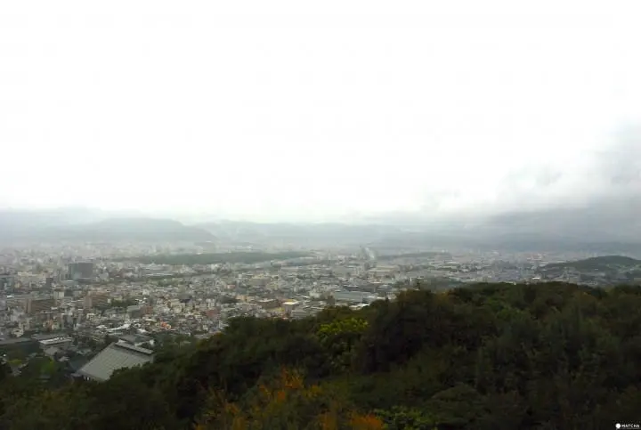 眺望京都新景点 跃上东山的青龙殿 