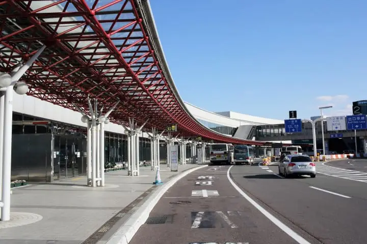 New Chitose Airport - How to get to and from Sapporo city