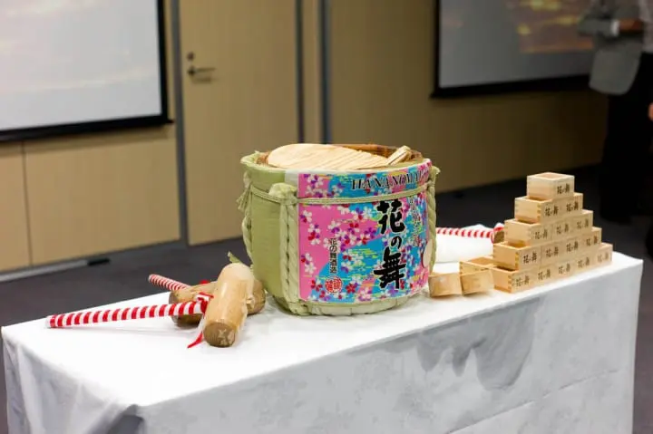 Kagami biraki - celebrating one transition to another