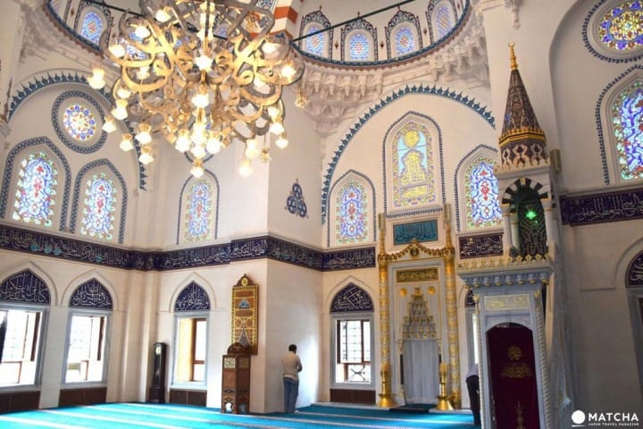 Masjid, Makanan Halal, dan Lainnya. Kumpulan Informasi Bagi Wisatawan Muslim