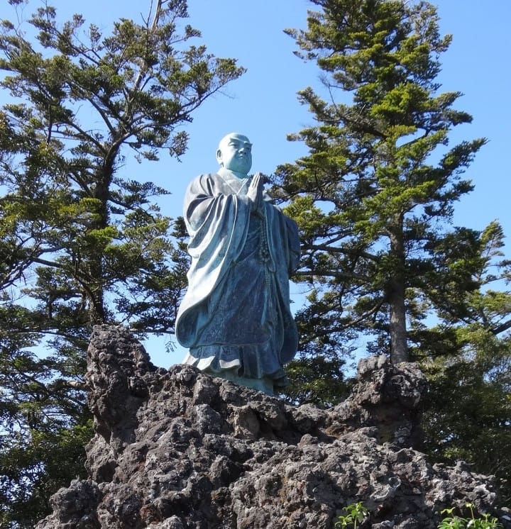 Seichoji and Tanjoji Temples: Visit two beautiful temples and learn the origin of Nichiren Buddhist