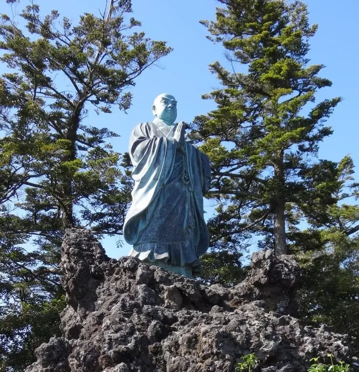 Seichoji and Tanjoji Temples: Visit two beautiful temples and learn the origin of Nichiren Buddhist