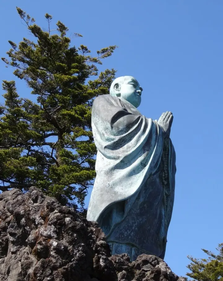 Seichoji and Tanjoji Temples: Visit two beautiful temples and learn the origin of Nichiren Buddhist