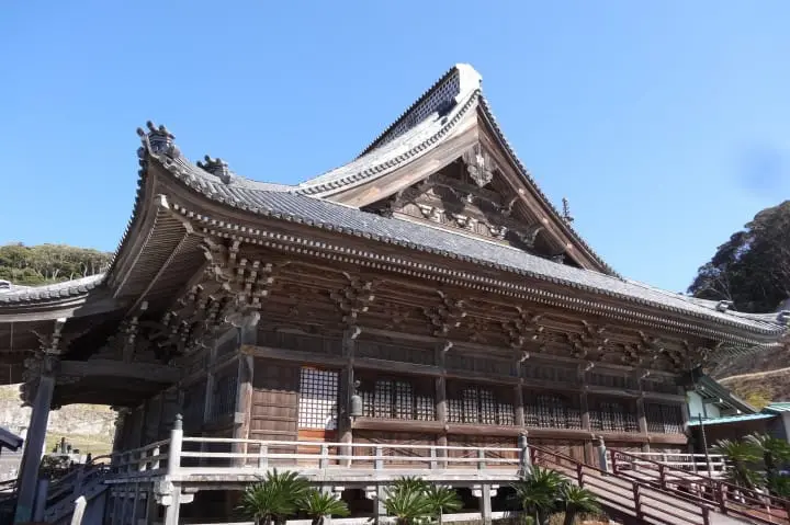 Seichoji and Tanjoji Temples: Visit two beautiful temples and learn the origin of Nichiren Buddhist