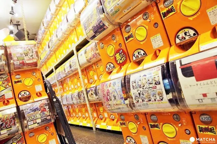 不再只是宅男限定，秋葉原也有少女玩法