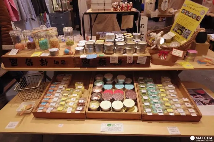 hickory03travelers入ってすぐに目に入る浮き星の陳列