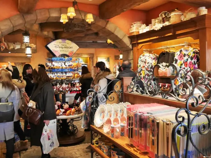 來夢想王國過新年吧！東京迪士尼樂園限定春節伴手禮特輯