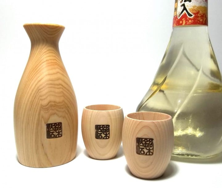 Avez-vous déjà essayé le saké dans ces récipients spéciaux pour saké!