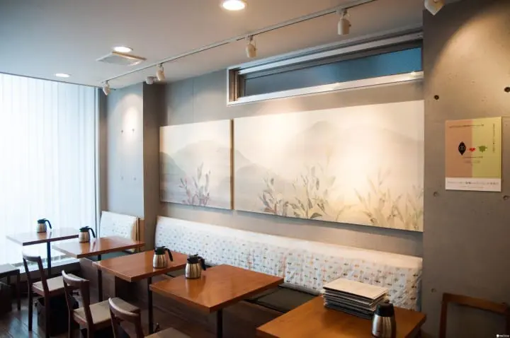 在表參道品茶享甜慢聊的空間：茶茶の間