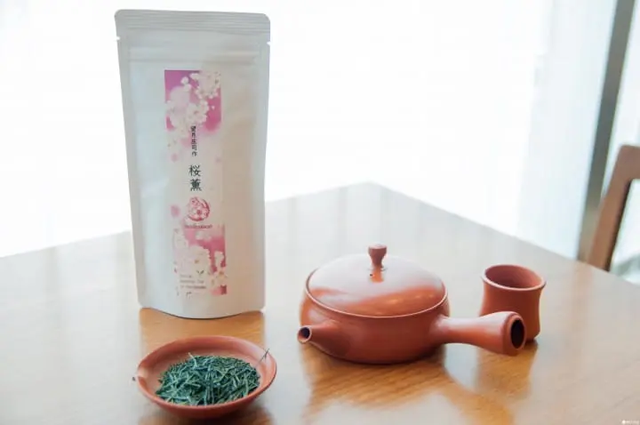 在表參道品茶享甜慢聊的空間：茶茶の間