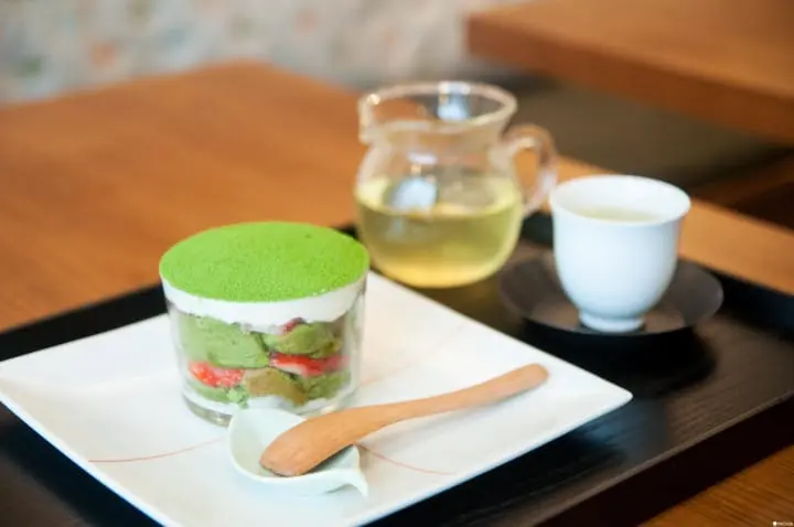 在表參道品茶享甜慢聊的空間：茶茶の間