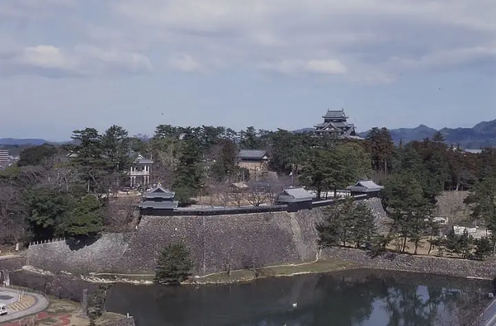 【島根県】四季を通して見どころの多い島根県の国宝「松江城」