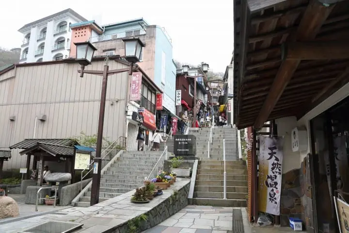 金銀2種類の湯が楽しめる群馬の名湯・伊香保溫泉～日帰り入浴施設，旅館，アクセス情報など～
