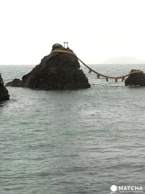 The Wedded Rocks - A Stunning Sight Off Mie’s Coastline