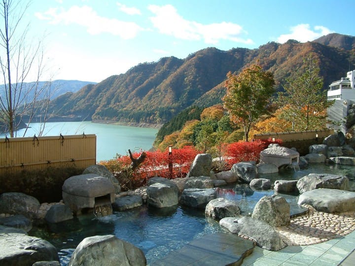 水上温泉