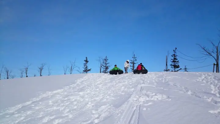 【北海道 惠庭】雪國美食與玩樂體驗全都包！必嚐在雪屋中品嚐暖呼呼成吉思汗鍋。