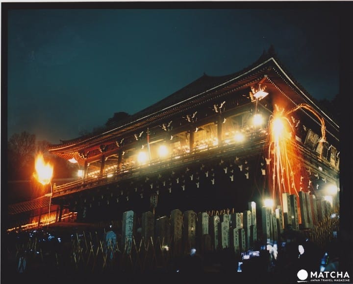 Megahnya Ritual Shunie di Kuil Todaiji Nara! Obor Tanda Mulainya Musim Semi
