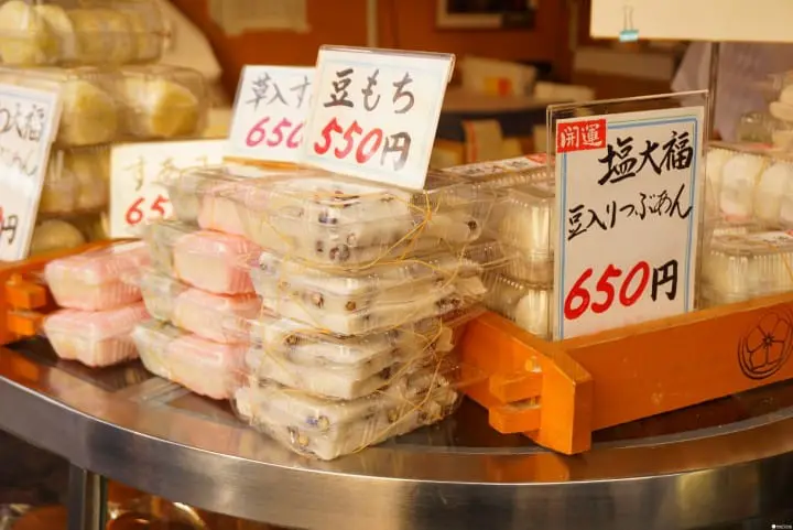 巢鸭站阿桑最爱和果子特辑（顺便买日本开运红裤、观音庙求好运！）