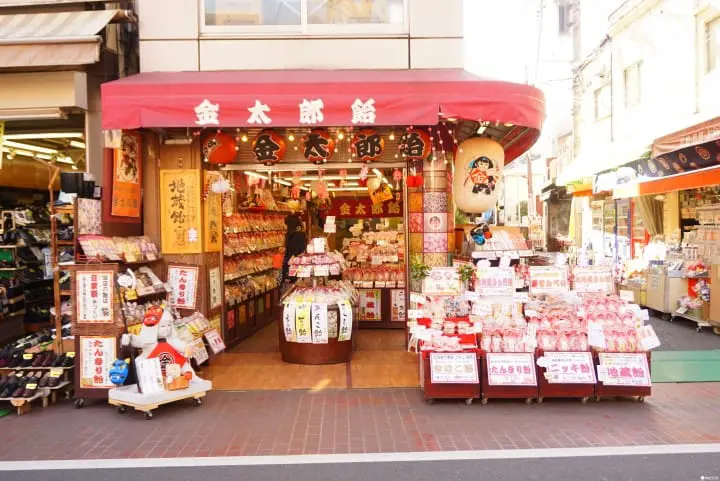 巢鸭站阿桑最爱和果子特辑（顺便买日本开运红裤、观音庙求好运！）