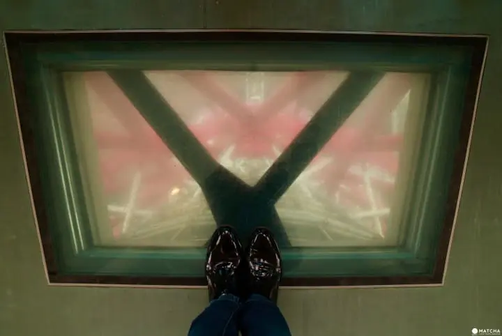 青空に映える赤いランドマーク！高さ108メートルを誇る神戸ポートタワーの魅力