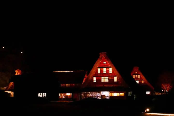 『富山县 南砺市』被世界遗忘的美景角落：四季更迭点灯美景