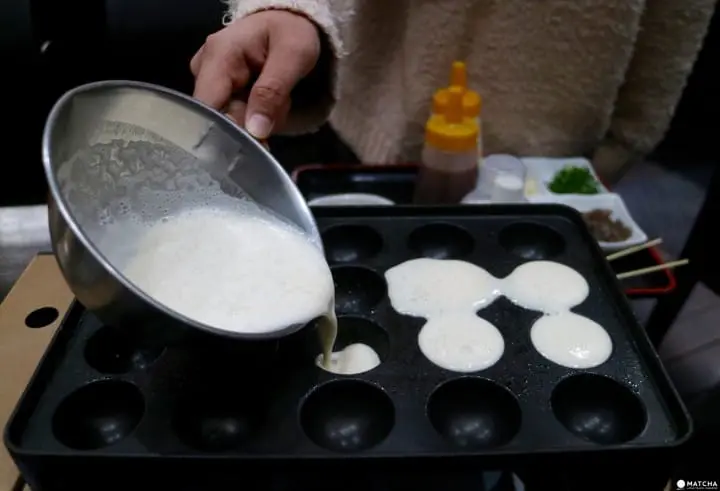 本場大阪でたこ焼き作りに挑戦！ムスリムのお客様にも大人気の和食レストラン「祭」