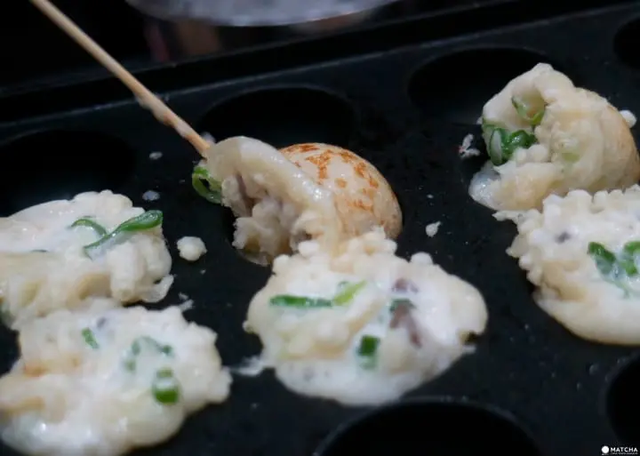 本場大阪でたこ焼き作りに挑戦！ムスリムのお客様にも大人気の和食レストラン「祭」