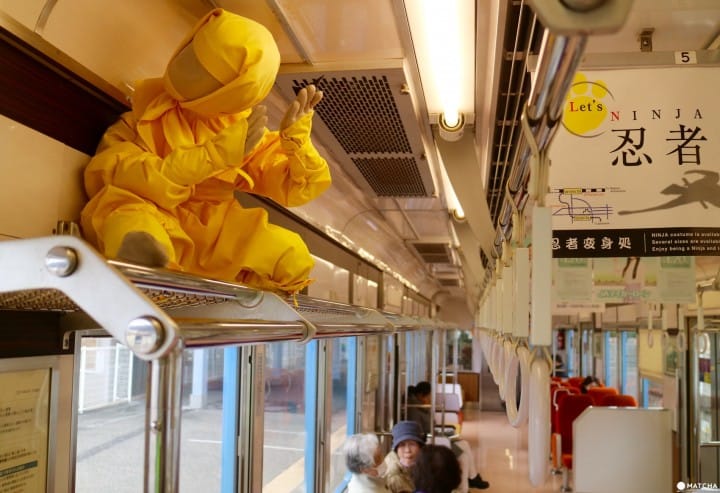 忍者列車で行こう!三重県伊賀鉄道のユニークなラッピング電車の旅