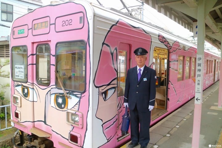 忍者列車で行こう!三重県伊賀鉄道のユニークなラッピング電車の旅