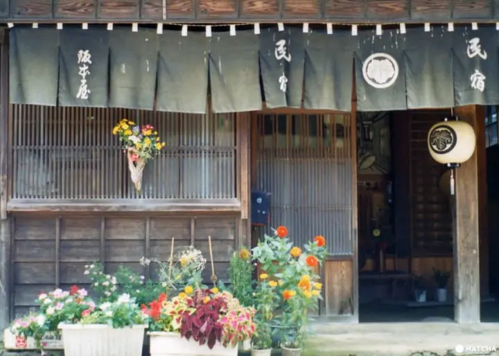 Ride a steam locomotive along the beautiful Oigawa Valley in Shizuoka and stay at Japanese farmhouses surrounded by tea fields and the foothills of Fujisan.