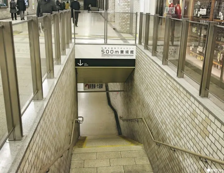 Sapporo 500m - Enjoy the underground walkway gallery