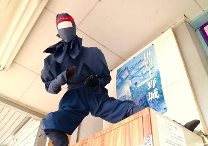 忍者の伊賀鉄道上野市駅で忍者探し!!