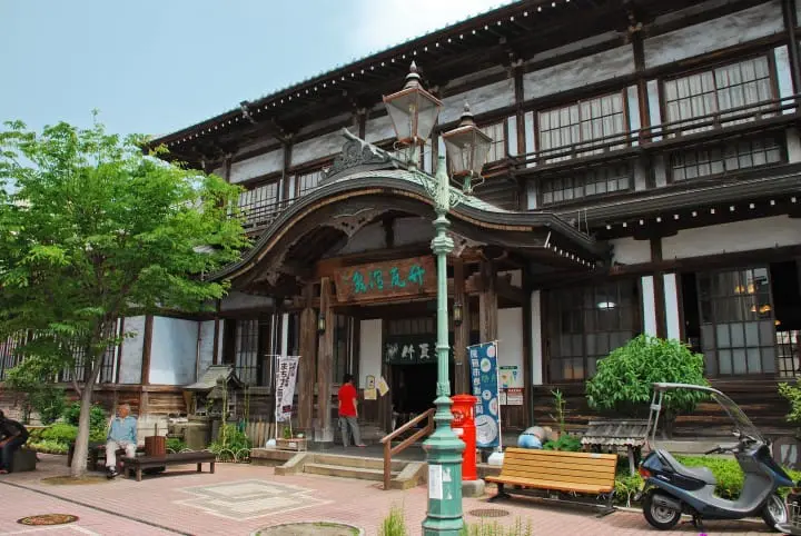 เมืองออนเซ็นอันดับหนึ่งของญี่ปุ่น! รวมข้อมูลพื้นฐานของออนเซ็น การเดินทาง สถานที่แนะนำที่เบ๊บปุ จังหวัดโออิตะ