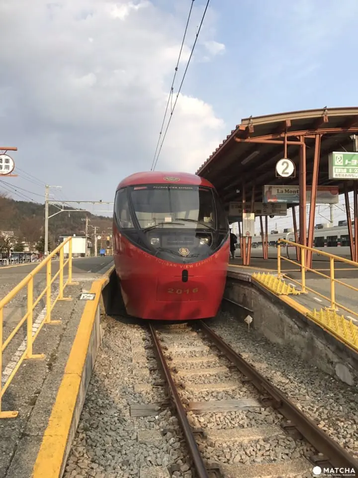 หนีร้อนสงกรานต์แล้วมาเที่ยวรถไฟ-ชมเจดีย์ห้าชั้นภูเขาไฟฟูจิกันเถอะ~