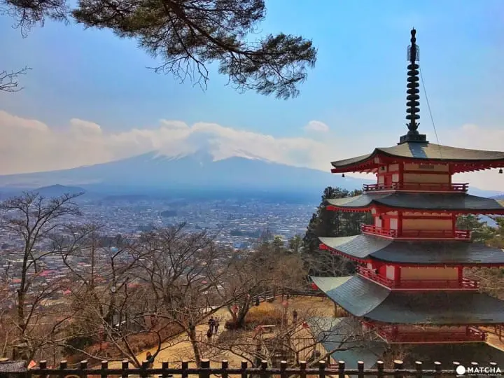 หนีร้อนสงกรานต์แล้วมาเที่ยวรถไฟ-ชมเจดีย์ห้าชั้นภูเขาไฟฟูจิกันเถอะ~