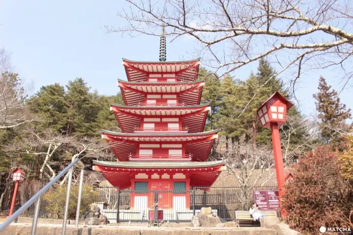 หนีร้อนสงกรานต์แล้วมาเที่ยวรถไฟ-ชมเจดีย์ห้าชั้นภูเขาไฟฟูจิกันเถอะ~