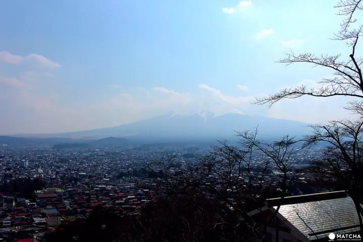 หนีร้อนสงกรานต์แล้วมาเที่ยวรถไฟ-ชมเจดีย์ห้าชั้นภูเขาไฟฟูจิกันเถอะ~