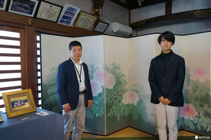 西新井大師の「花まつり」で神輿擔ぎに挑戦!
