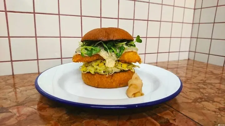 寿司職人が作る絶品フィッシュバーガー、東京・中目黒「delifucious」