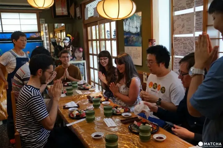 Yuk Belajar Mengenal Tata Krama Unik Jepang saat Makan!