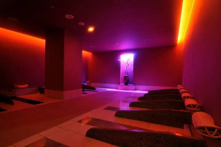 Manyo Club แช่ออนเซ็นชมวิวโยโกฮาม่ายามค่ำคืน (Yokohama)