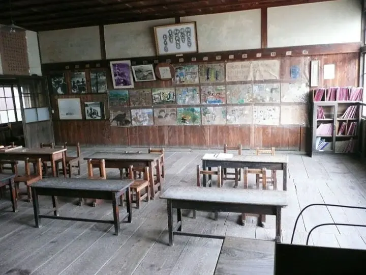 二十四之瞳電影村 小學