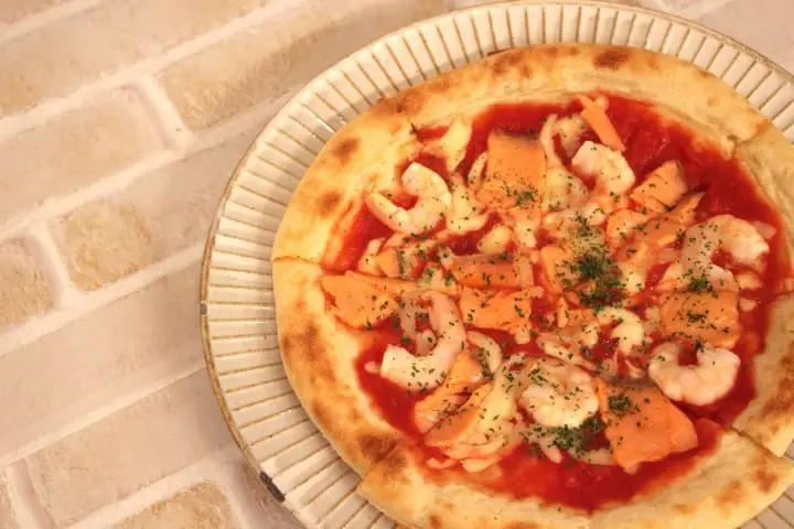 SEKAI CAFE シーフードピザ