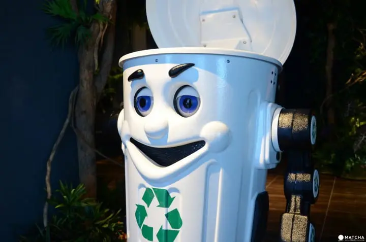 恐竜がお出迎え！ロボットだらけの『変なホテル』