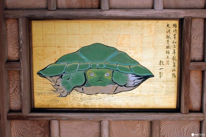 江島神社 八方睨みの亀