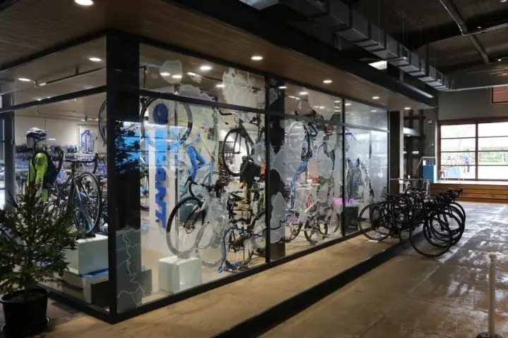 海天與島風為伴，舊倉庫再造的瀨戶內海單車聖地：ONOMICHI U2