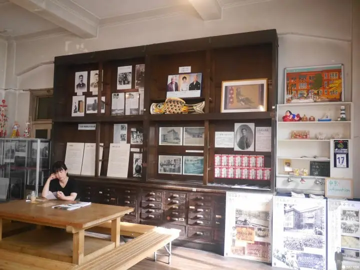 traveling cafe 京都 店内