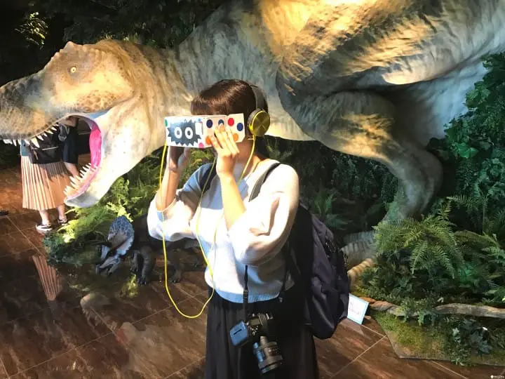 恐竜がお出迎え！ロボットだらけの『変なホテル』