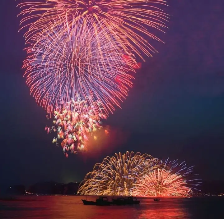 全攻略水上花火“五选”！海＋花火＝无敌美景