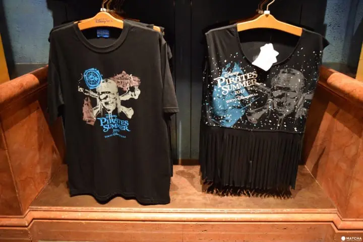 Tシャツ(左・税込1,700日元、右・税込2500日元)